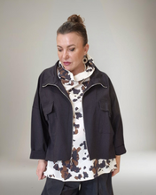 Load image into Gallery viewer, Sweat Kurzjacke in Schwarz Größe 40 bis 52/54