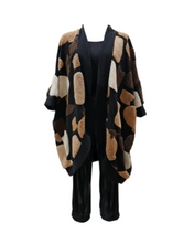 Lade das Bild in den Galerie-Viewer, MOS- Mirror of Style Teddy Cardigan in Braun Schwarz - alle Größen