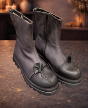 Lade das Bild in den Galerie-Viewer, Papucei Stylische Stiefelette in Grau Schwarz