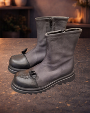 Lade das Bild in den Galerie-Viewer, Papucei Stylische Stiefelette in Grau Schwarz