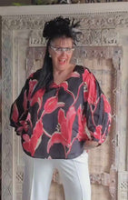 Load and play video in Gallery viewer, JMP Jean Marc Philipp Bluse in angesagtem Design und Farben