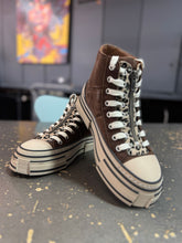 Load image into Gallery viewer, Rebecca White Sneaker Suede Braun mit Leo bis Gr 43