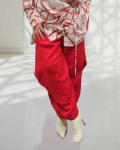 Load image into Gallery viewer, Mädchenglück Ballonhose in Rot bis Größe 56