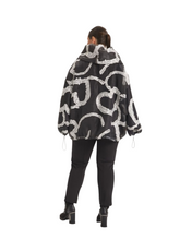 Load image into Gallery viewer, H4 Chiffon Jacke Onesize Oversized Größe 40 bis 62