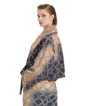 Load image into Gallery viewer, H4 Jeansjacke kurz Gr 36 bis 60 mit erhabener Haptik und Mini Fransen