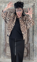 Load image into Gallery viewer, Blazer in Leo Print - Eingeitsgröße