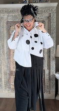 Lade das Bild in den Galerie-Viewer, H4 Oversize Kurz Bluse mit Punkten bis Größe 62