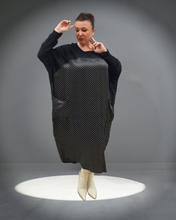 Load image into Gallery viewer, Maxlive Kleid mit Pünktchen alle Größen