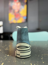 Load image into Gallery viewer, Rebecca White Sneaker Suede Jeans mit Leo bis Gr 41