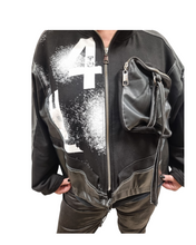 Load image into Gallery viewer, H4 Kurzjacke in Lederoptik Größe 38 bis 62