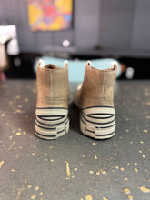 Load image into Gallery viewer, Rebecca White Sneaker Suede Beige mit Leo bis Gr 44