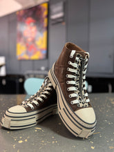 Load image into Gallery viewer, Rebecca White Sneaker Suede Braun mit Leo bis Gr 43