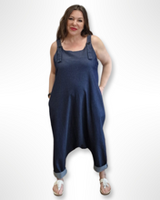 Load image into Gallery viewer, Blue Denim Kollektion Latzhose Größe 40 bis 48 Einheitsgröße