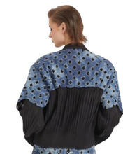 Lade das Bild in den Galerie-Viewer, Restocked nach Ausverkauf - H4 Bluse / Jacke mit Jeanseinsätzen und Pailetten Größe 38 bis 60