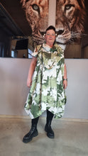 Lade das Bild in den Galerie-Viewer, Mädchenglück Tunika Kleid mit ausgefallenem Design