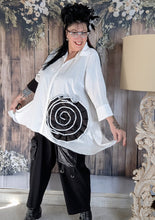 Lade das Bild in den Galerie-Viewer, CN-G Bluse mit Applikation Größe 42 bis 58