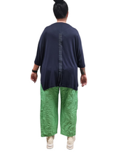 Lade das Bild in den Galerie-Viewer, ML Tunika mit Gesicht und farblichen Effekten in Marine