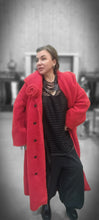 Load image into Gallery viewer, CNG Teddy Mantel mit Kapuze in Rot 4 Größen bis Größe 62- kurzzeitig im Halloween Special