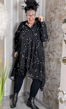 Load image into Gallery viewer, Mädchenglück Exklusive Tunika in A-Form mit Karo Muster bis Größe 42 bis 66