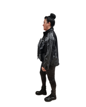 Load image into Gallery viewer, H4 Kurzjacke in Lederoptik Größe 38 bis 62