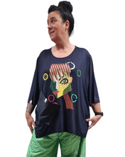 Lade das Bild in den Galerie-Viewer, ML Tunika mit Gesicht und farblichen Effekten in Marine