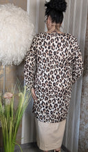 Lade das Bild in den Galerie-Viewer, Tunika mit Leoprint in Hell und Dunkel Einheitsgröße