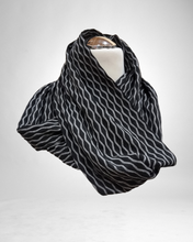 Lade das Bild in den Galerie-Viewer, Kischella Loop in Rot/Schwarz und Schwarz/Grau