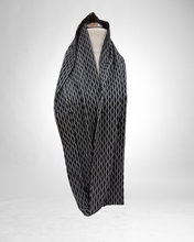 Lade das Bild in den Galerie-Viewer, Kischella Loop in Rot/Schwarz und Schwarz/Grau