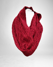 Lade das Bild in den Galerie-Viewer, Kischella Loop in Rot/Schwarz und Schwarz/Grau