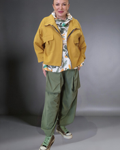Lade das Bild in den Galerie-Viewer, Stylische Hose in Khaki Größe 40 bis 60
