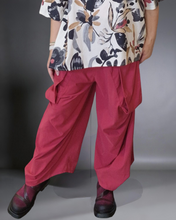 Lade das Bild in den Galerie-Viewer, Stylische Hose in Bordeaux Größe 40 bis 60
