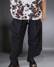 Lade das Bild in den Galerie-Viewer, Stylische Hose in Schwarz Größe 40 bis 60
