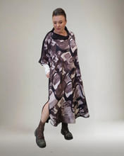 Lade das Bild in den Galerie-Viewer, Sale Kleid von CN-G mit Muster in 4 Größen bis Größe 60/62
