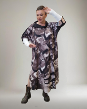 Lade das Bild in den Galerie-Viewer, Sale Kleid von CN-G mit Muster in 4 Größen bis Größe 60/62
