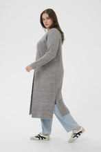 Lade das Bild in den Galerie-Viewer, Oversize Cardigan Strickmantel in Grey Grau Gr 42 bis 64+ - Kaffe Curve
