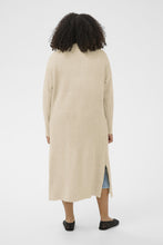 Lade das Bild in den Galerie-Viewer, Oversize Cardigan Strickmantel in Melange Beige Gr 42 bis 64+ - Kaffe Curve
