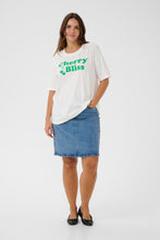 Lade das Bild in den Galerie-Viewer, Shirt mit Aufschrift Cherry Bliss in Weiß Größe 40 bis 60 - Kaffe Curve

