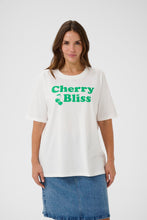 Lade das Bild in den Galerie-Viewer, Shirt mit Aufschrift Cherry Bliss in Weiß Größe 40 bis 60 - Kaffe Curve
