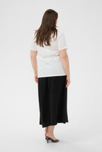 Lade das Bild in den Galerie-Viewer, Elegantes T-Shirt mit dreidimensionalen Chiffon-Blüten  in Weiss bis Gr 56

