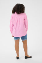 Lade das Bild in den Galerie-Viewer, Sportliche Viskose Eco Bluse in Pink Frosting bis Gr 56  - Kaffe Curve
