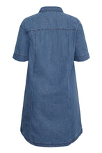 Lade das Bild in den Galerie-Viewer, Lässiges Denim-Hemdblusenkleid aus 100% Baumwolle bis Gr 58 - Kaffe Curve
