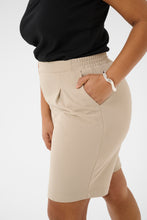 Lade das Bild in den Galerie-Viewer, Elegante City-Shorts mit hohem Komfort in Beige Taupe- Kaffe Curve – bis Gr 60
