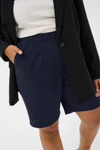 Lade das Bild in den Galerie-Viewer, Elegante City-Shorts mit hohem Komfort in Marine - Kaffe Curve – bis Gr 60
