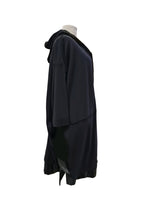 Lade das Bild in den Galerie-Viewer, Sweat Mantel von CN-G in Schwarz, mit Lackeinsätzen Onesized Größe 40 bis 64
