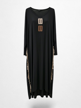 Lade das Bild in den Galerie-Viewer, 𝐒𝐚𝐥𝐞- Kleid von CN-G in 4 Größen bis Größe 60/62 mit veganen Lederapplikationen in Brauntönen
