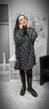 Load image into Gallery viewer, Mädchenglück Pullover in 2 Größen
