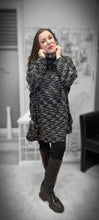 Load image into Gallery viewer, Mädchenglück Pullover in 2 Größen
