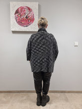 Load image into Gallery viewer, Mädchenglück Pullover in 2 Größen
