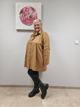 Lade das Bild in den Galerie-Viewer, 𝐒𝐚𝐥𝐞- Bluse Mädchenglück in 3 Größen 3036 in 3 Farben bis Größe 60 Weiß, Lila, Camel
