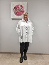 Lade das Bild in den Galerie-Viewer, 𝐒𝐚𝐥𝐞- Bluse Mädchenglück in 3 Größen 3036 in 3 Farben bis Größe 60 Weiß, Lila, Camel

